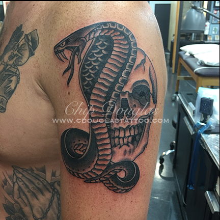 skull_snake_chip_douglas_port_city_tattoo